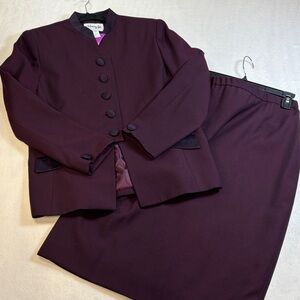 Chic Women's Plum Blazer and Skirt Set